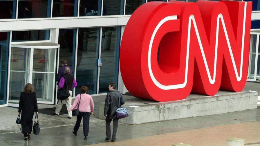 CNN despide a empleados por ir a oficina sin estar vacunados