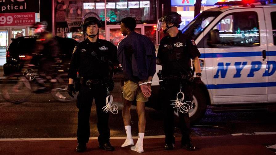 Al menos 22 arrestados en Nueva York en una protesta por un toque de queda