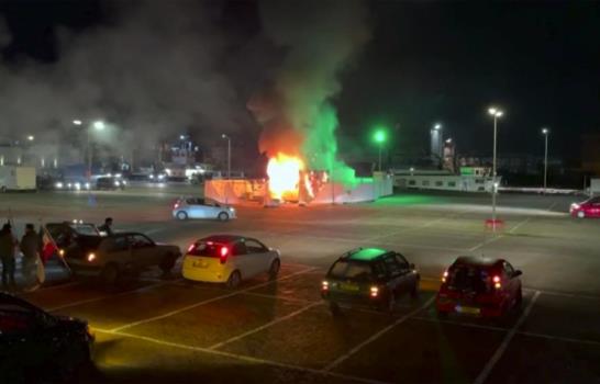 Holanda despliega policía tras disturbios por confinamiento