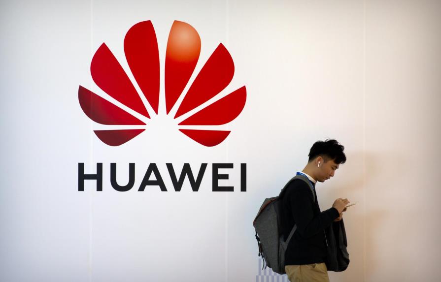 EEUU presenta más cargos contra tecnológica china Huawei