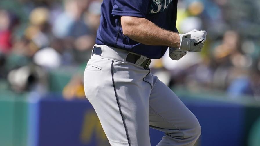 Bassitt vuelve, Torrens pega jonrón y Marineros ganan