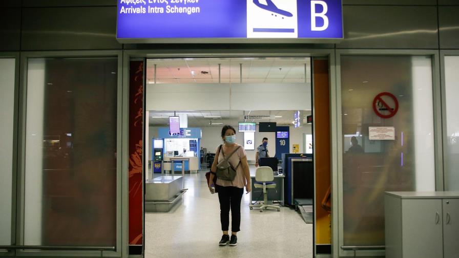 Grecia detecta primeros cuatro casos de la cepa británica de COVID-19 