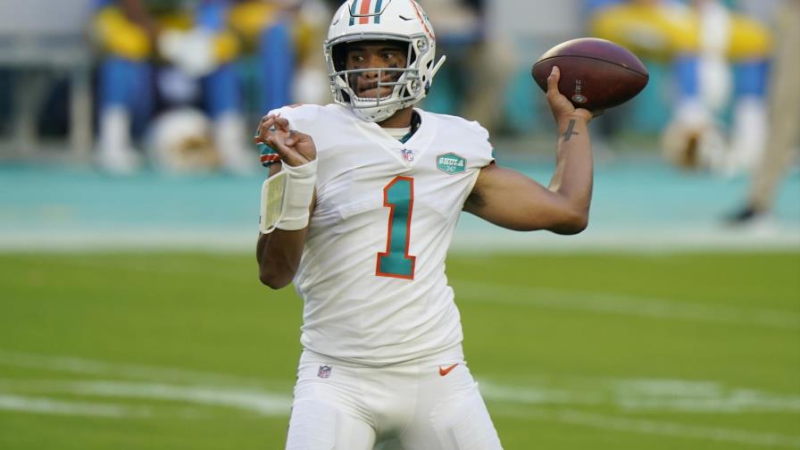 Tagovailoa y Ahmed guían a Dolphins a su 5to triunfo seguido