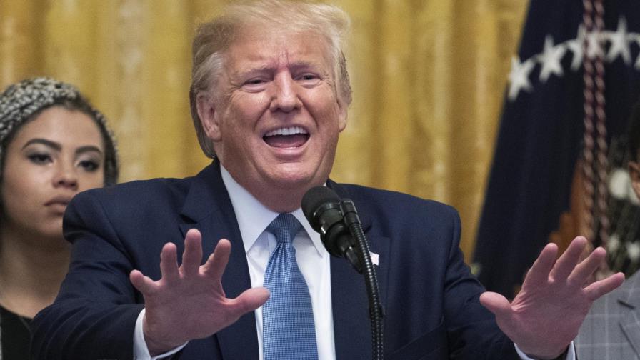 Juicio político a Trump: Emiten más órdenes de comparecencia