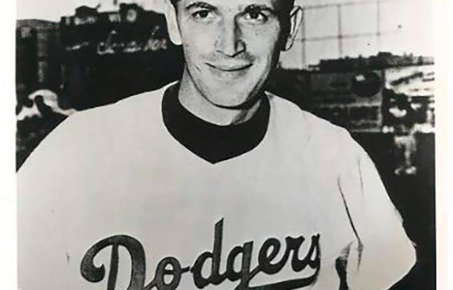 El Escogido ganó la serie regular del campeonato 1959-60; Ed Roebuck, 9-0  y Stan Williams, 12-6