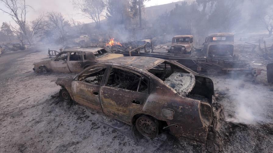 California: Incendio amenaza con extenderse a sur del estado