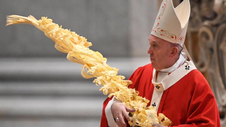 El papa inicia una Semana Santa sin fieles por el coronavirus