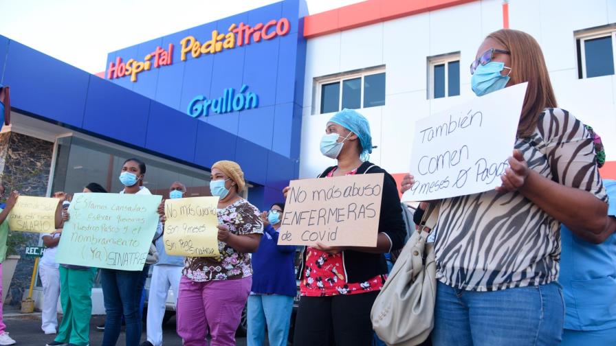 Enfermeras del Arturo Grullón paralizan labores exigiendo pago atrasado hace 9 meses Enfermeras del Arturo Grullón paralizan labores exigiendo pago atrasado hace 9 meses
