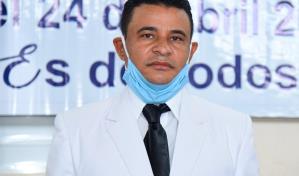 Director distrital de Santiago Oeste da plazo a Abel Mart&iacute;nez para que se retracte 