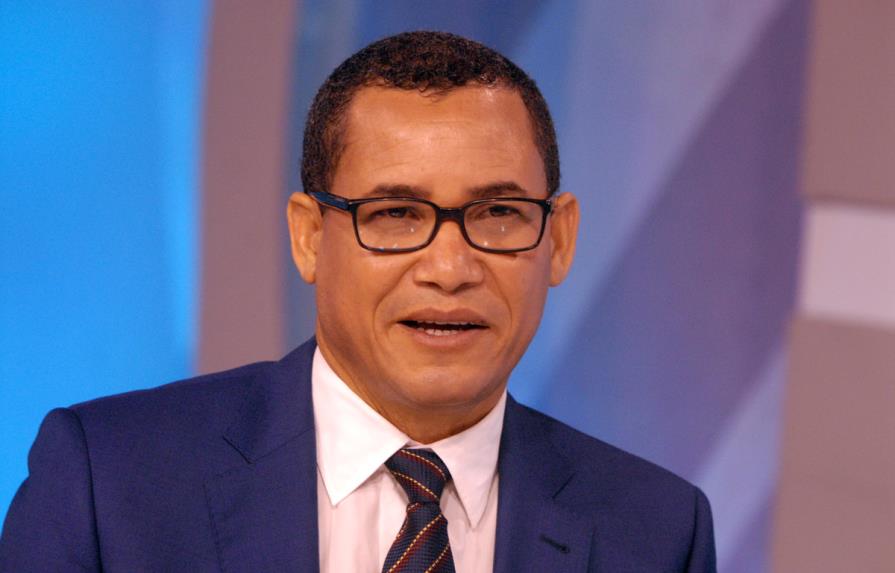 Eddy Olivares: “Arrastre de senadores es vergonzosa aberración” 