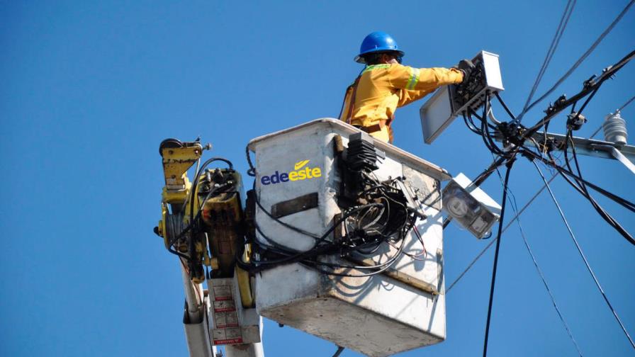 Montalvo: durante estado de emergencia, sistema eléctrico ha estado en un 98%