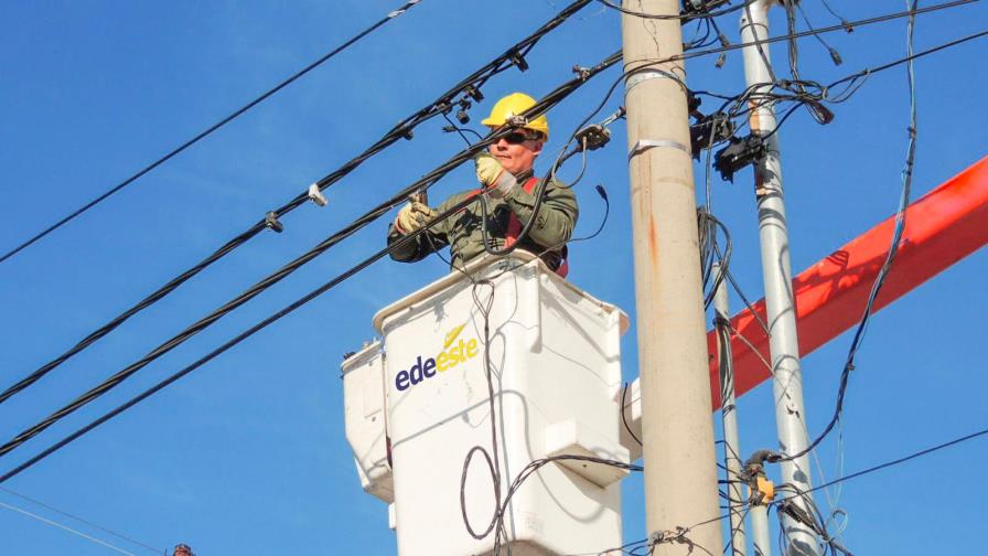 Edeeste anuncia apagones programados en varias provincias por mantenimiento
