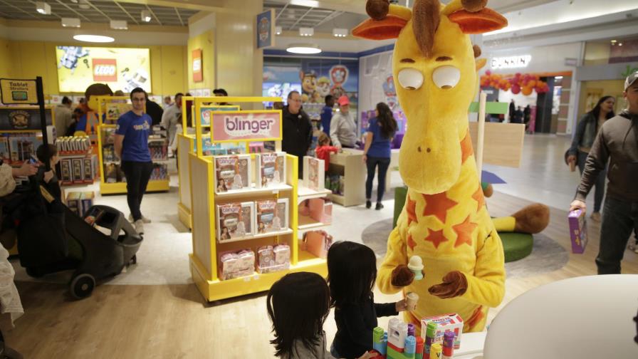 Toys R Us ofrece experiencia interactiva para subir ventas