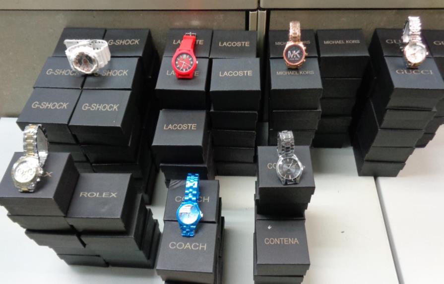 Confiscan más de mil relojes falsificados provenientes de República Dominicana