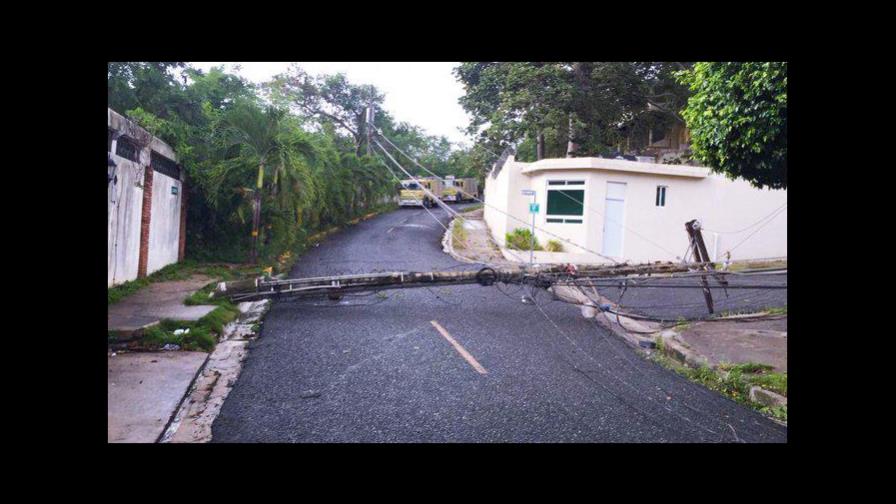 Isaías deja a más de 219,000 clientes sin el servicio eléctrico Isaías deja a más de 219,000 clientes sin el servicio eléctrico