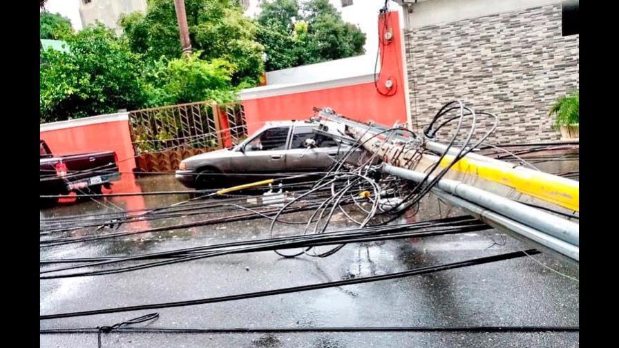 Tormenta Laura deja más de un millón de hogares sin electricidad 