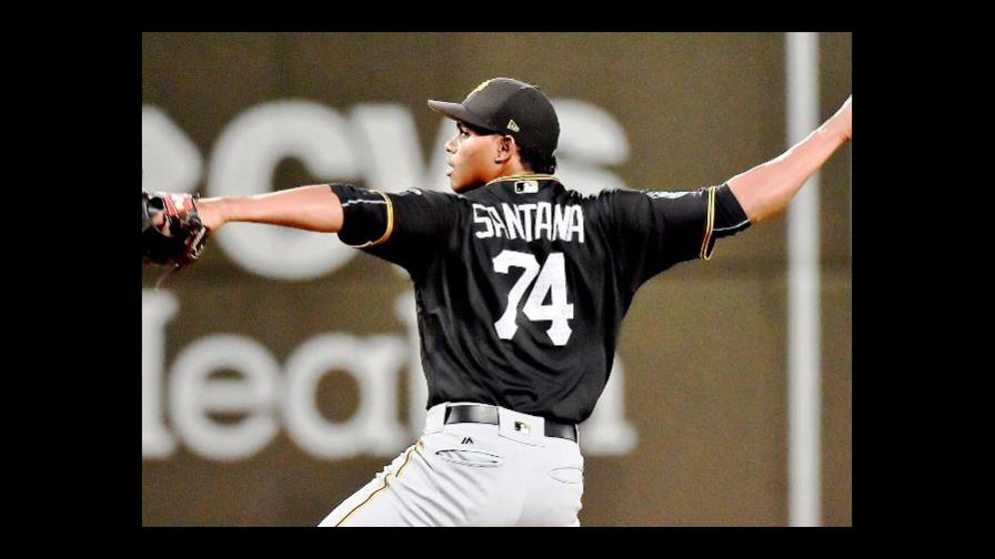 MLB suspende por dopaje al pitcher dominicano Edgar Santana