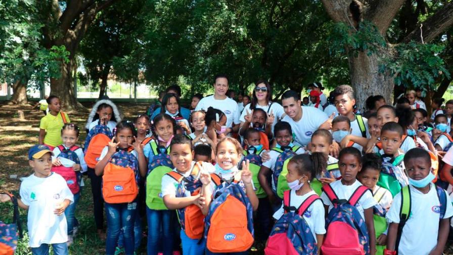 Realizan actividad recreativa deportiva para niños en San Juan de la Maguana