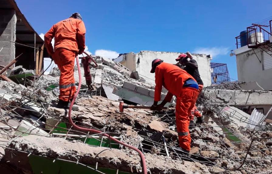 Se derrumba edificio en Los Mameyes; hay 8 heridos