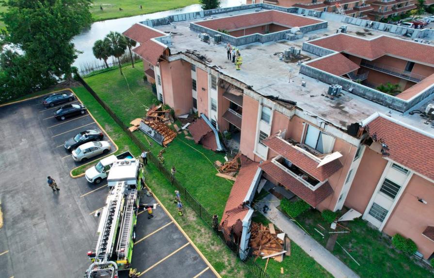 Se produce desplome parcial de tejado de edificio en Miami-Dade 