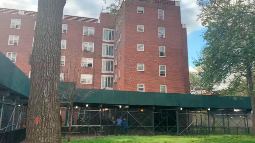 Presentan cargos contra madre por asesinato de niños gemelos