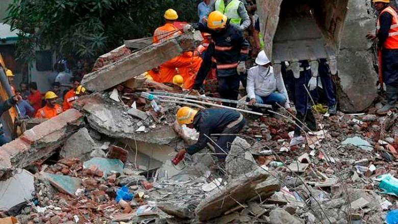 Al menos 8 muertos tras derrumbarse un edificio en India