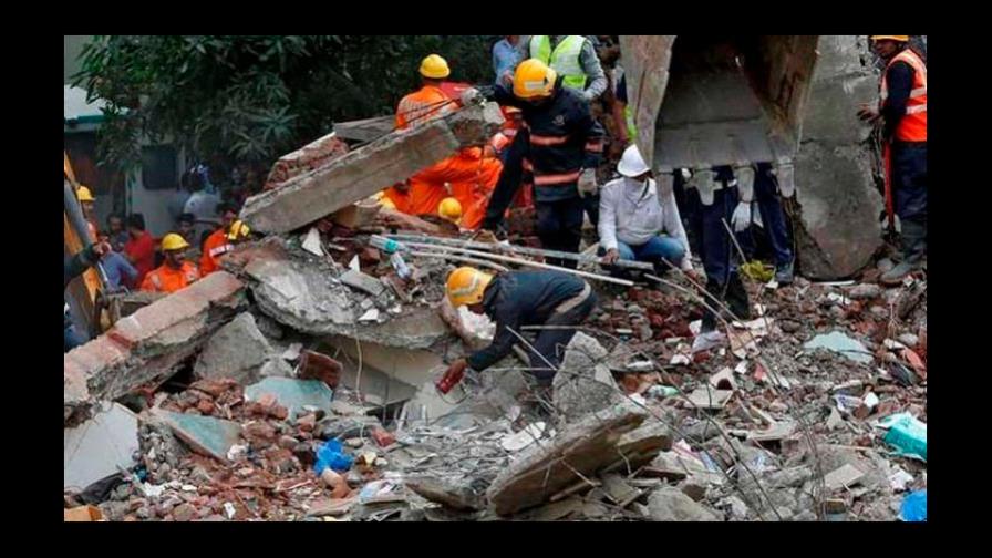 Al menos 8 muertos tras derrumbarse un edificio en India