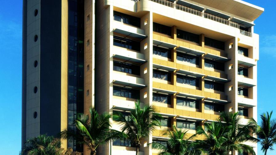 E. León Jimenes dona US$2 millones para atender problemas del COVID-19 y ofrecer soluciones sostenibles