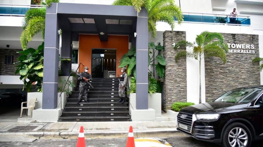 Excónsul allanado se encuentra en Cuba; familiares llaman abogado en medio de Operación Antipulpo