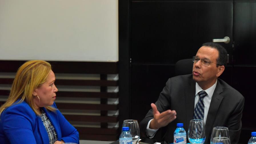 Unibe presenta al Minerd resultados proyecto Usaid-Leer