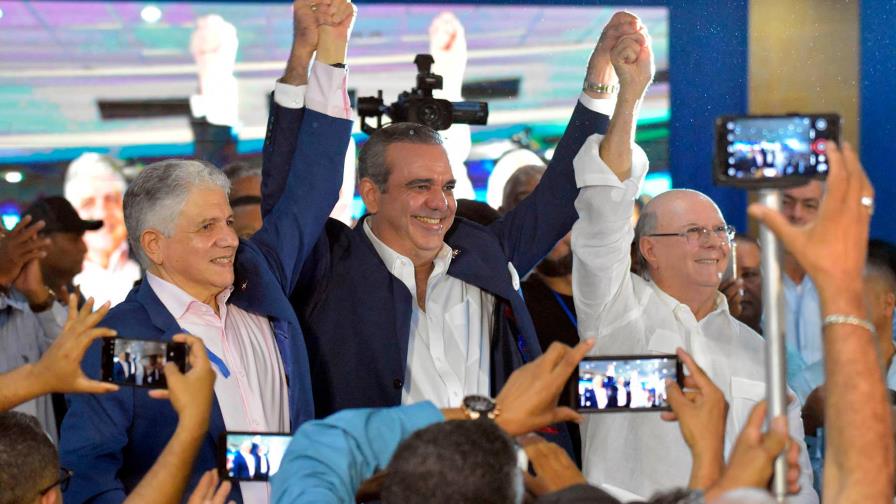 Dominicanos por el Cambio proclama a Luis Abinader como su candidato Dominicanos por el Cambio proclama a Luis Abinader como su candidato