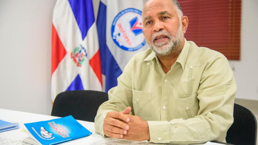 Eduardo Hidalgo: “Si yo fuera el ministro, daría tiempo a que esta directiva se instale y participe en el concurso” Eduardo Hidalgo: “Si yo fuera el ministro, daría tiempo a que esta directiva se instale y participe en el concurso”