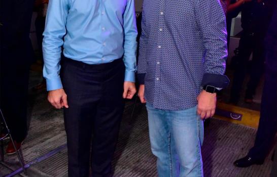  OralMed ofrece coctel navideño