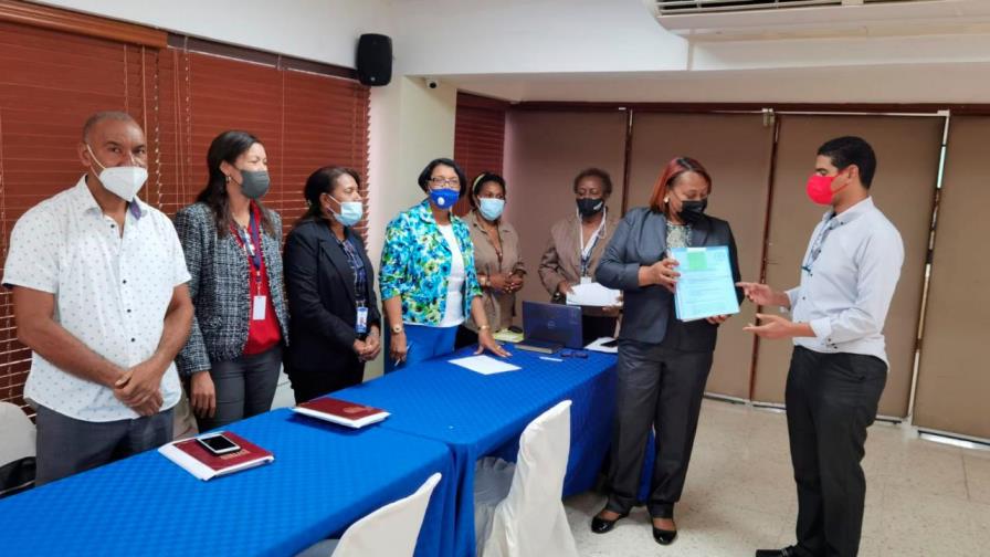 Inician proceso de selección ganadores al Premio de Excelencia Magisterial 2021 