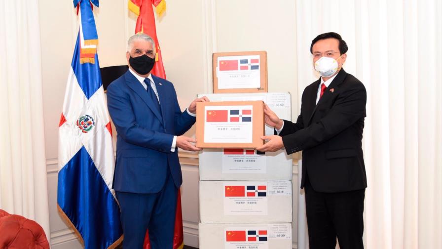 China dona a RD 192,000 insumos médicos y de protección para combatir COVID-19