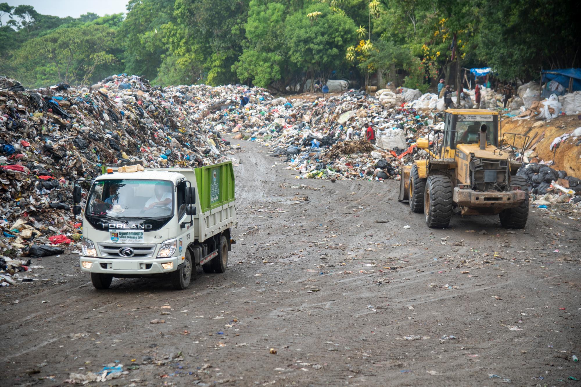 La basura se va a cumulando poco a poco.
