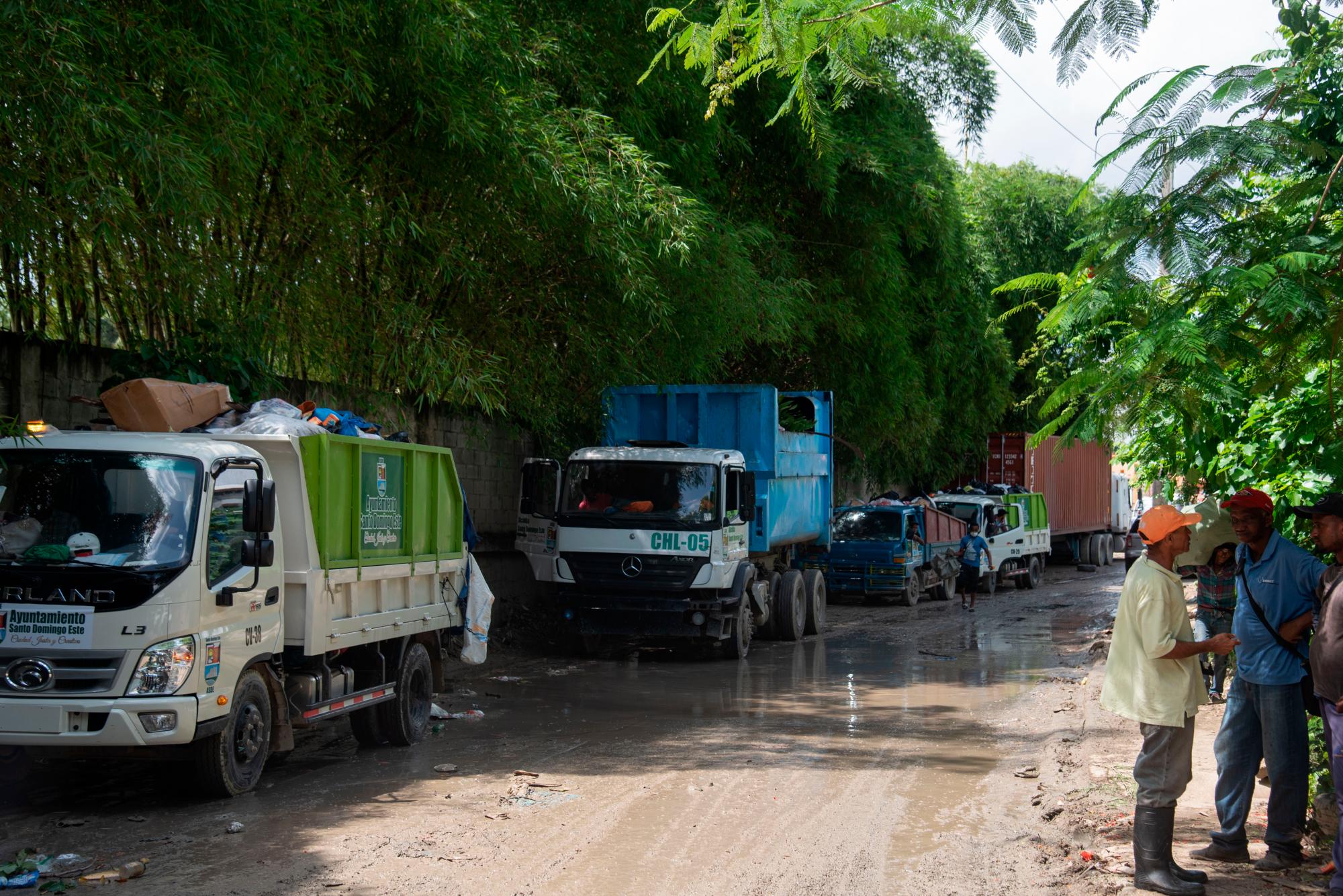 La vía de acceso al botadero.