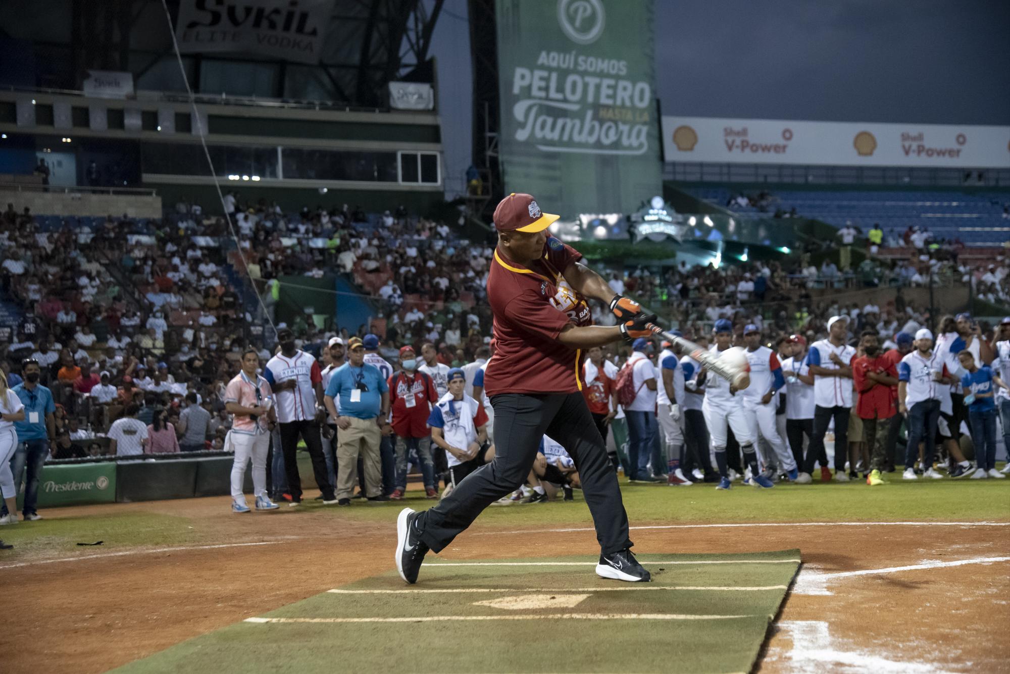 El venezolano Melvin Mora conectó cinco cudrangulares en el Derby de Leyendas (Foto: Félix León)