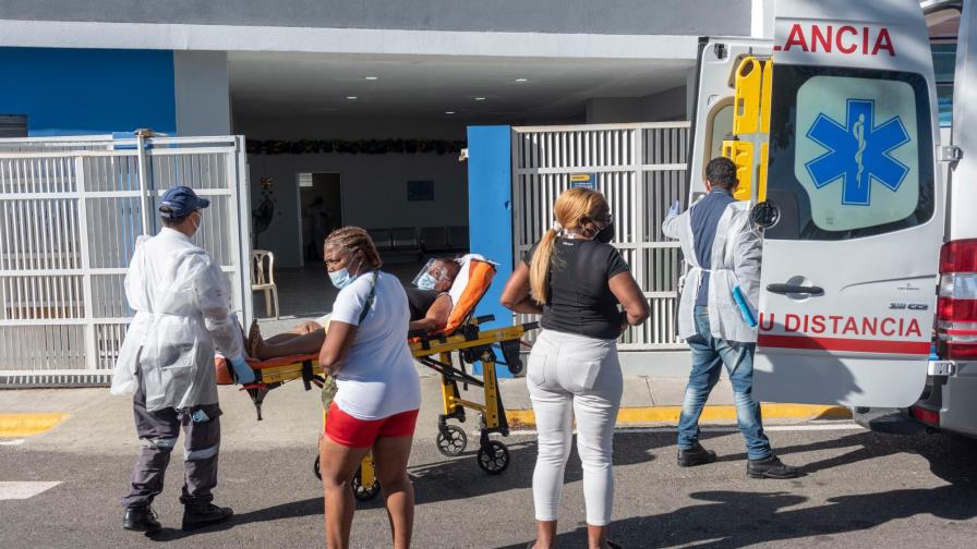 ¿Cuál es la disponibilidad actual de camas para atender a pacientes con COVID-19?