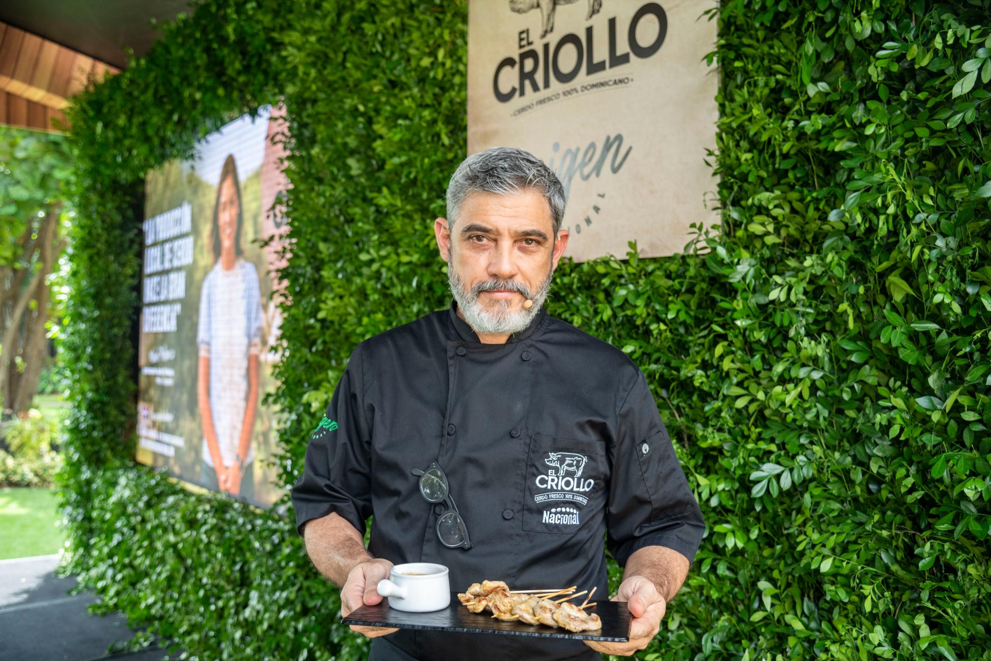 El chef Emil Vega, embajador de Cerdo El Criollo.