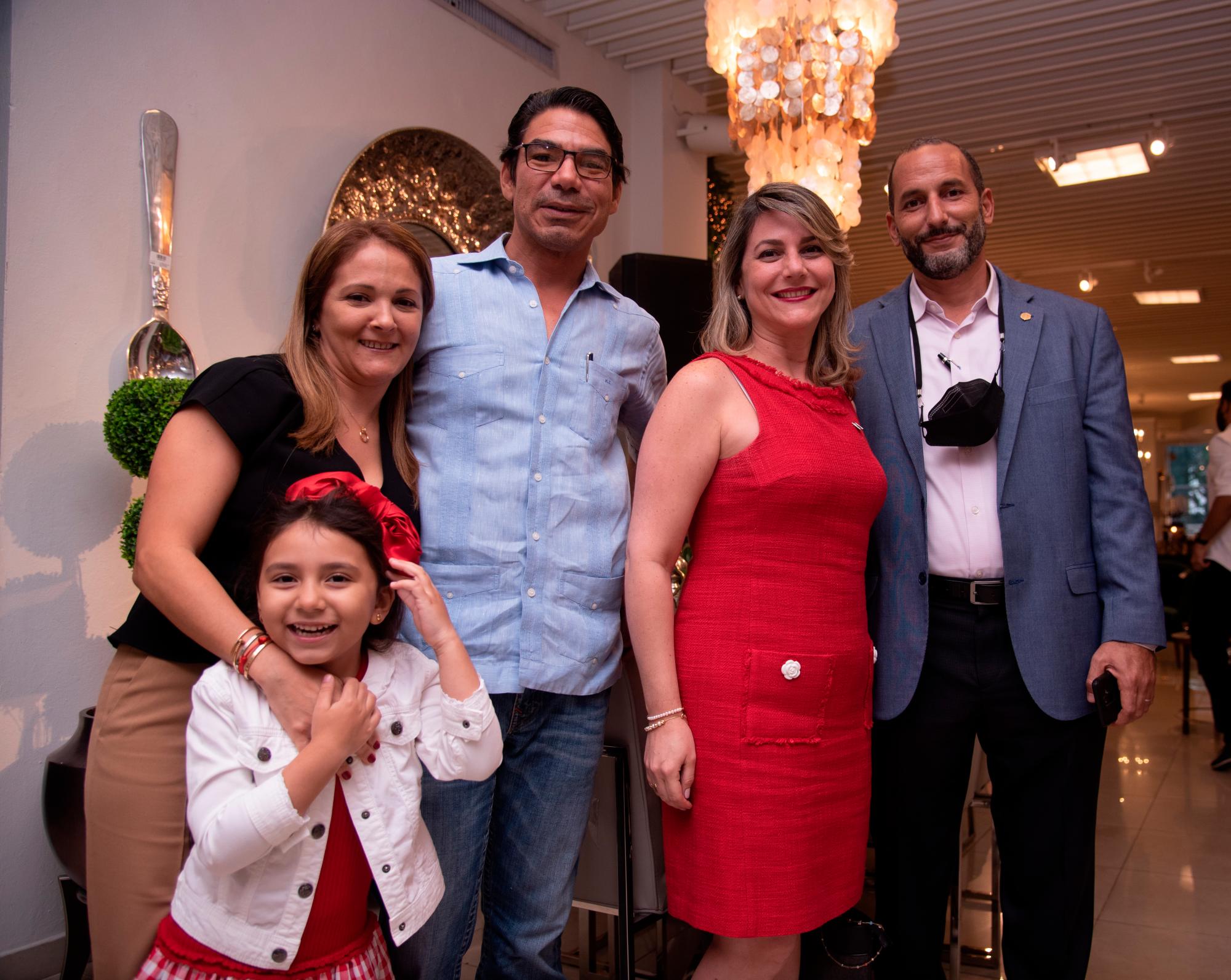 Delsa De Cambiaso, Máximo Cambiaso, Cristina Cambiaso, Johanna Musa y  Elio Bautista.