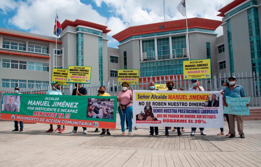 Exempleados reclaman pago de prestaciones a la Alcaldía Santo Domingo Este