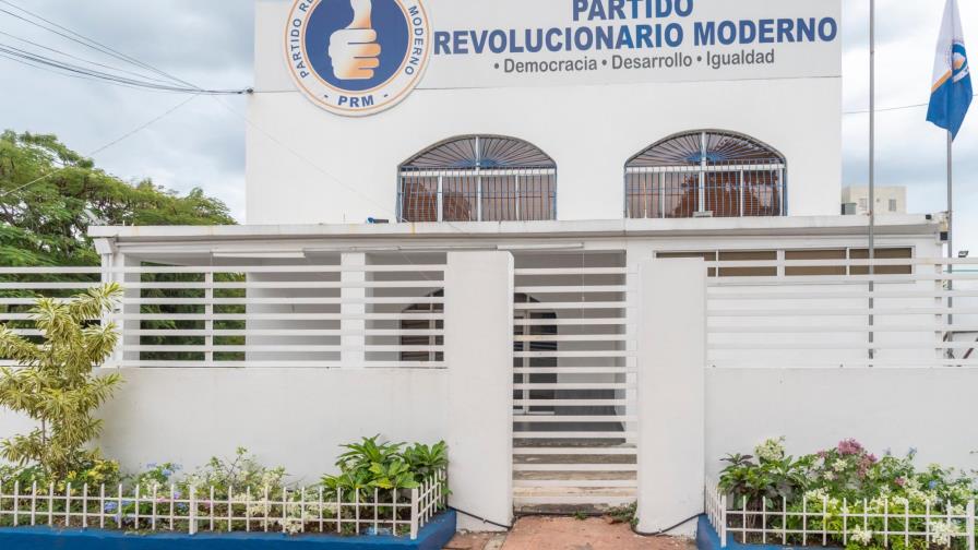 “Hay muchas cosas que tenemos que mejorar y que están en proceso”
PRM encontró Palacio muy desorganizado “Hay muchas cosas que tenemos que mejorar y que están en proceso”
PRM encontró Palacio muy desorganizado