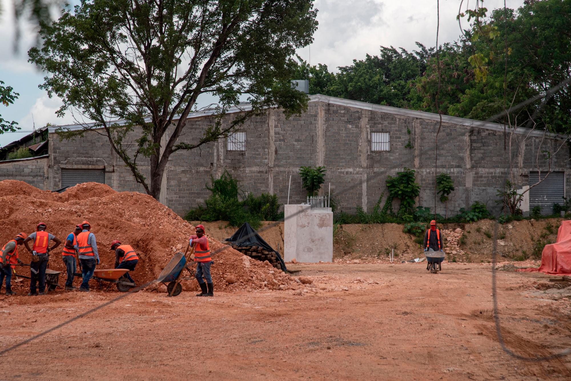 Estación del Teleférico que se construye en el barrio Los Americanos, en Los Alcarrizos.