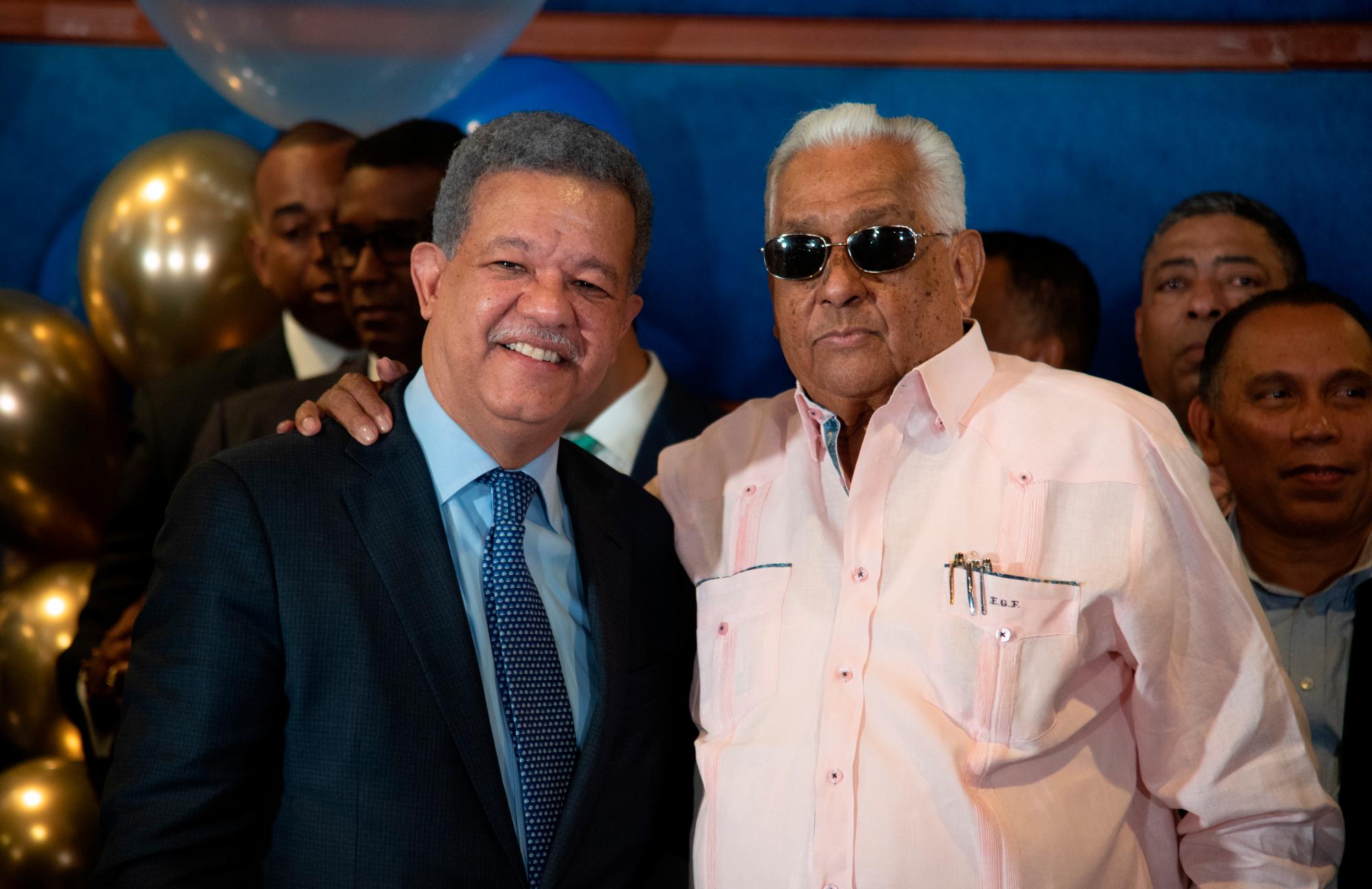 El historiador Euclides Gutiérrez Félix también felicitó al exjefe de Estado.