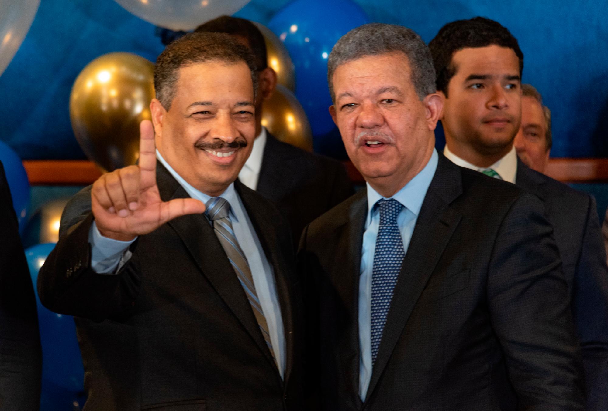 Roberto Rosario fue uno de los exfuncionarios del Estado que acudió a visitar a Leonel Fernández.