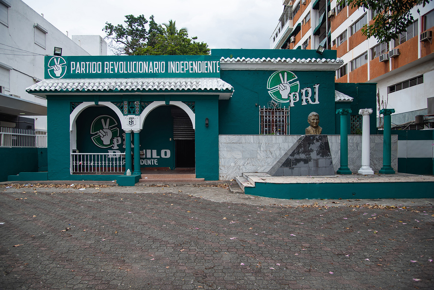 Sede del PRI en la Avenida Bolívar.
