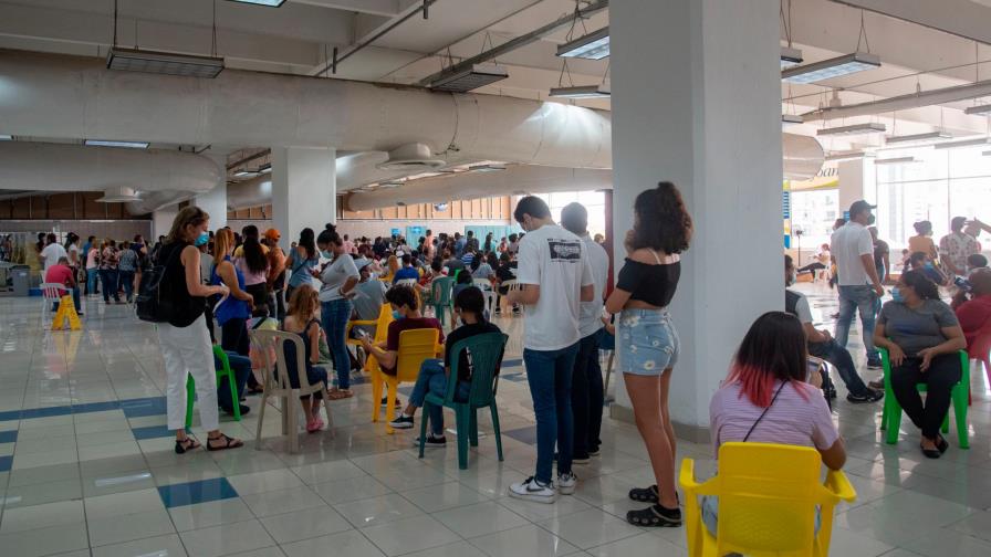 Salud Pública reporta 3,029 nuevos contagios de COVID-19 en menores de 20 años 