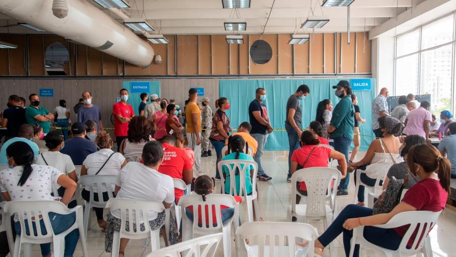Menores de 20 años, personal de salud y embarazadas siguen en la mira del COVID-19 
