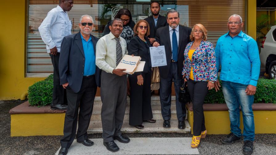 PQDC deposita padrón de afiliados ante la JCE PQDC deposita padrón de afiliados ante la JCE